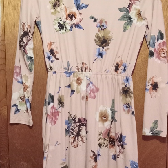 🛑 SOLD 🛑 Reborn J Pink Floral Dress - Picture 2 of 5